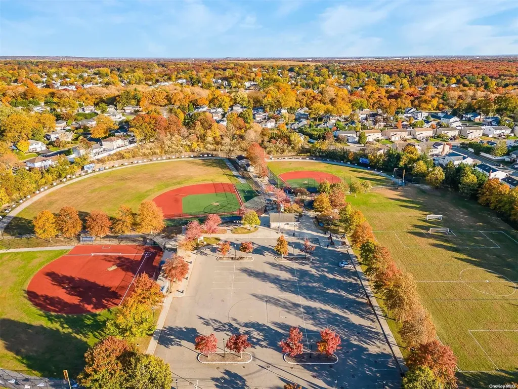 35 Myron Road Plainview NY 11803