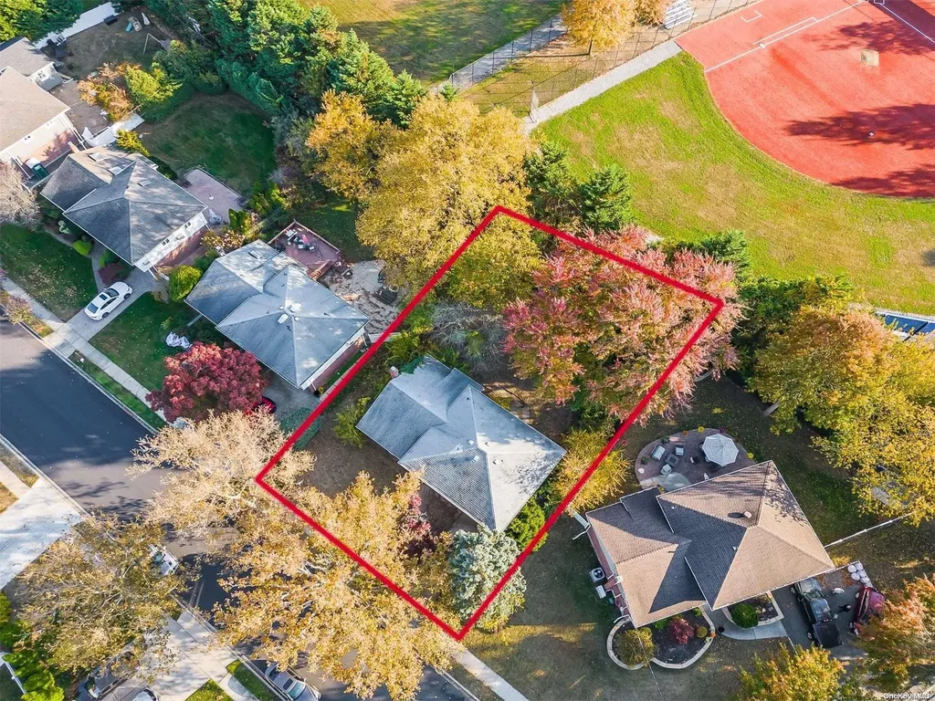 35 Myron Road Plainview NY 11803