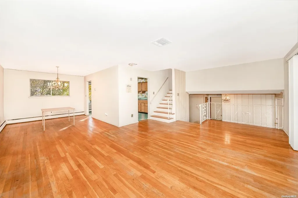 35 Myron Road Plainview NY 11803