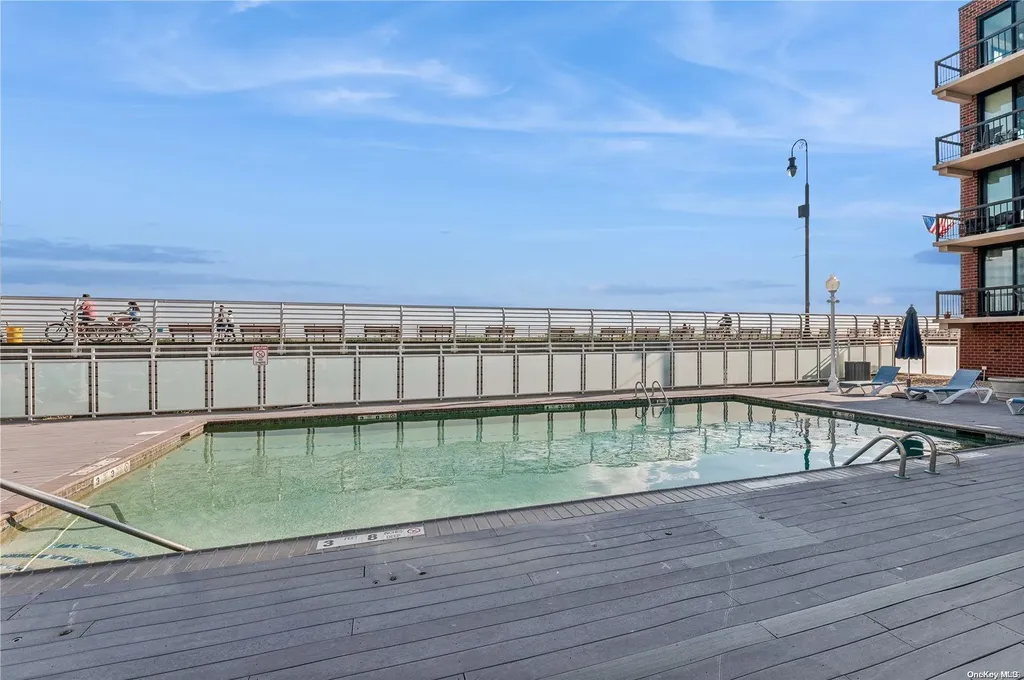 750 W Broadway Long Beach NY 11561