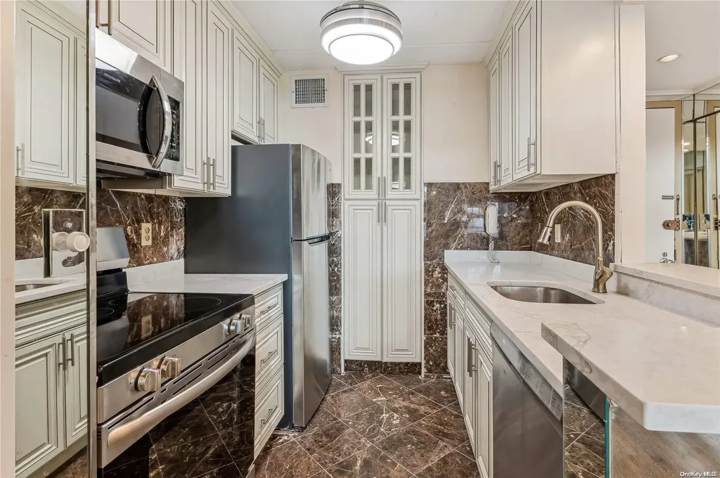750 W Broadway Long Beach NY 11561