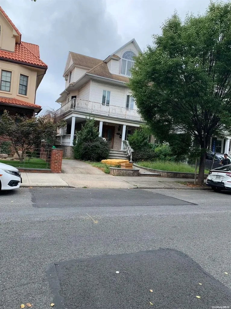 1528 76th Street Brooklyn NY 11228