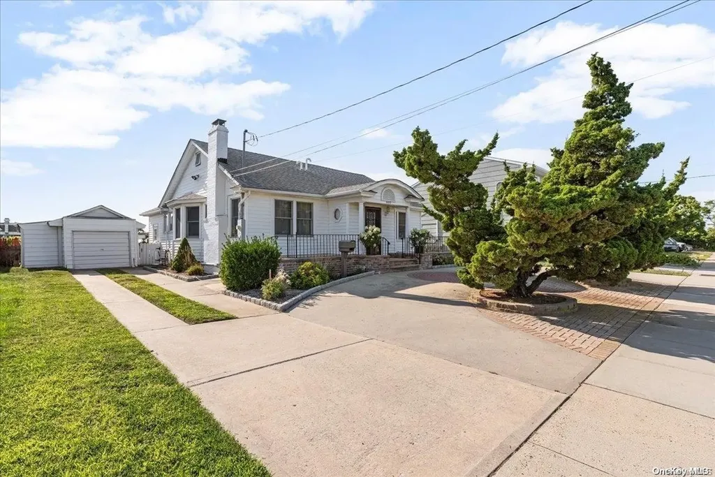 660 Guy Lombardo Avenue Freeport NY 11520