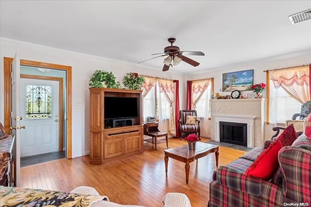 660 Guy Lombardo Avenue Freeport NY 11520