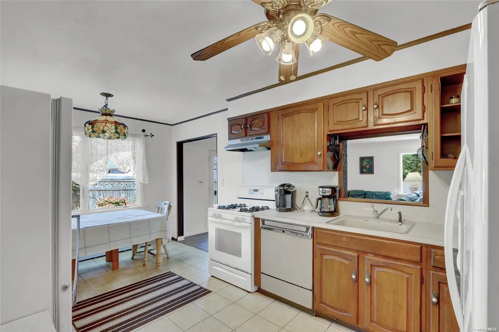 71 Mayhew Avenue Babylon NY 11702