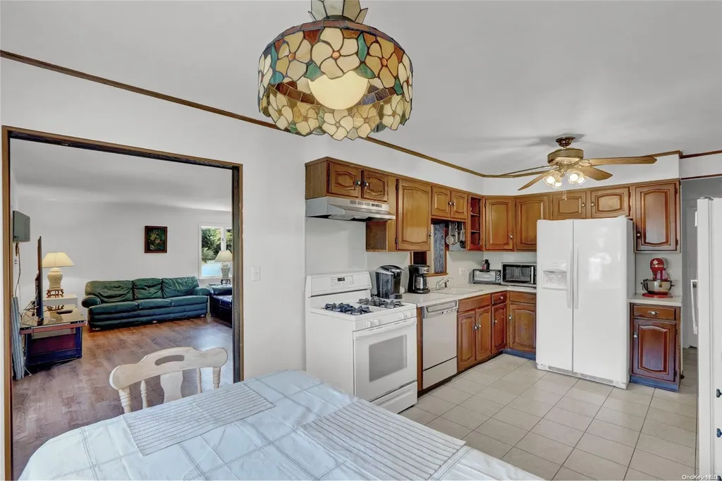 71 Mayhew Avenue Babylon NY 11702