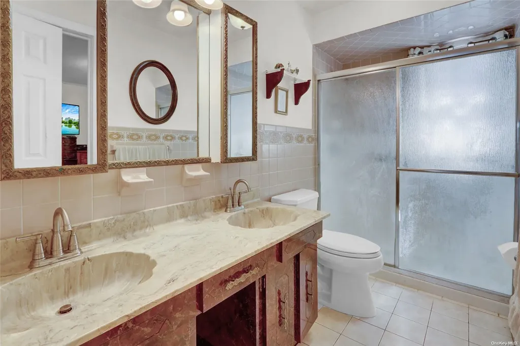 71 Mayhew Avenue Babylon NY 11702