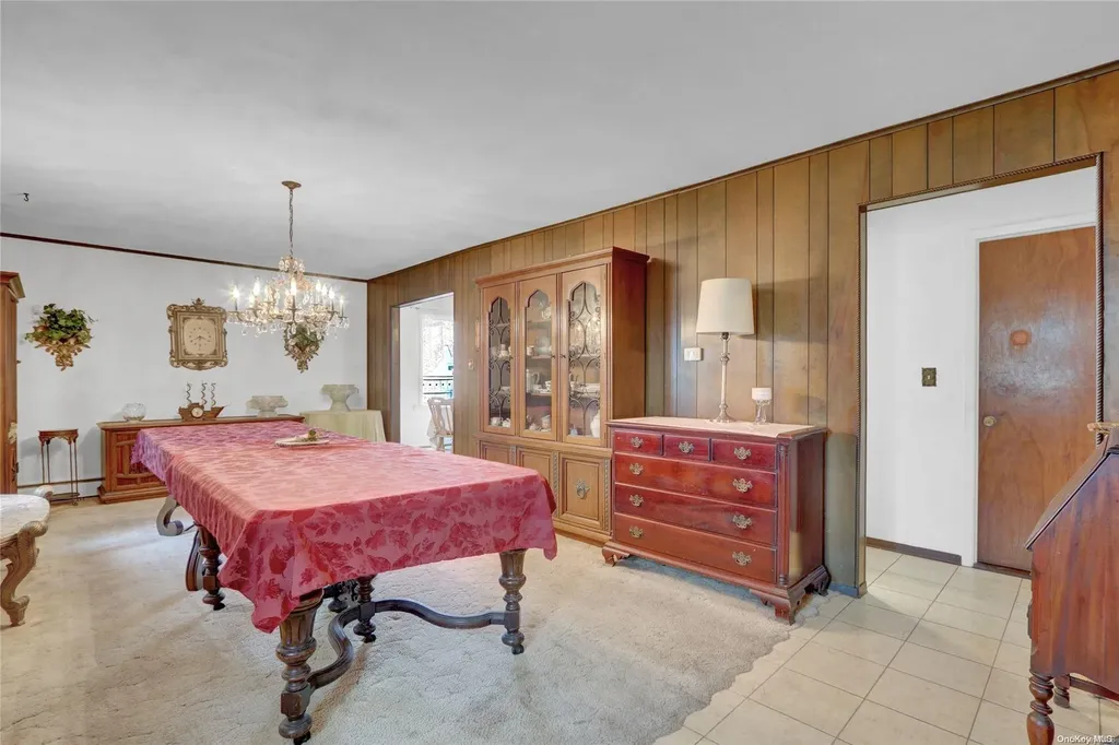 71 Mayhew Avenue Babylon NY 11702