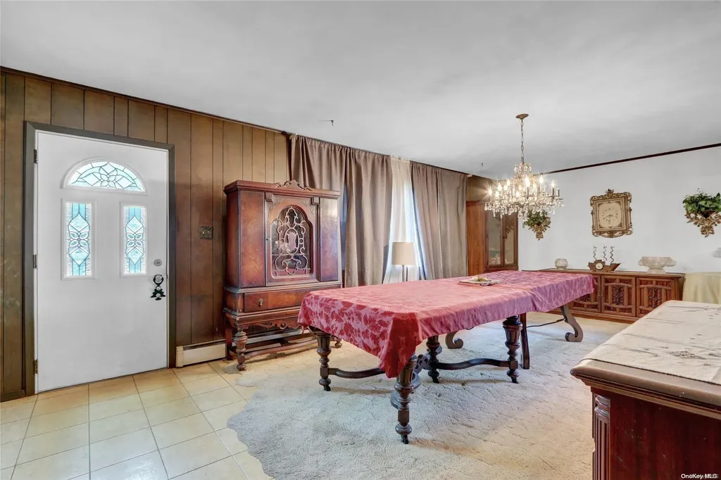 71 Mayhew Avenue Babylon NY 11702