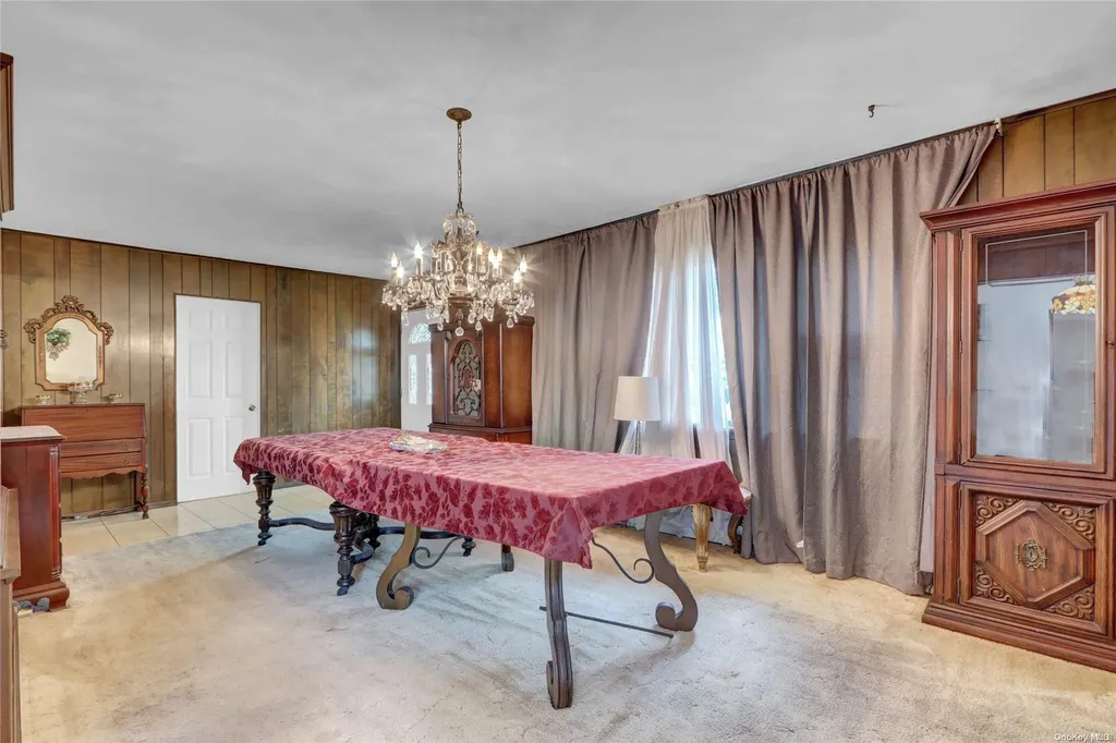 71 Mayhew Avenue Babylon NY 11702