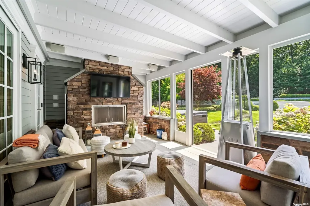 6 Rolling Hill Road Old Westbury NY 11568