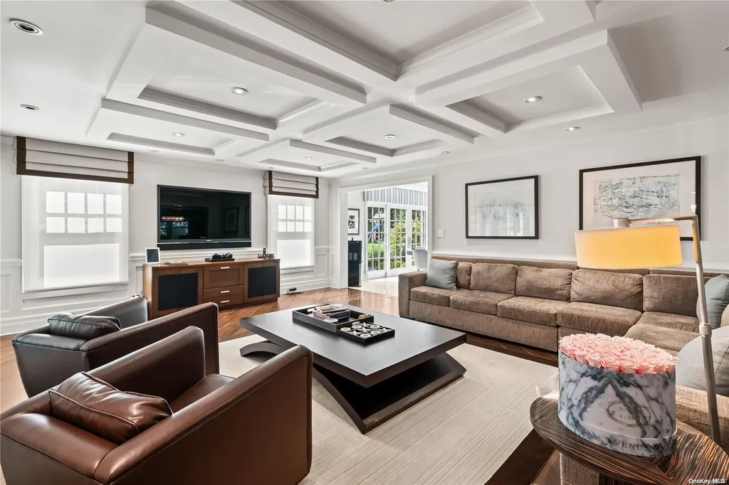 6 Rolling Hill Road Old Westbury NY 11568