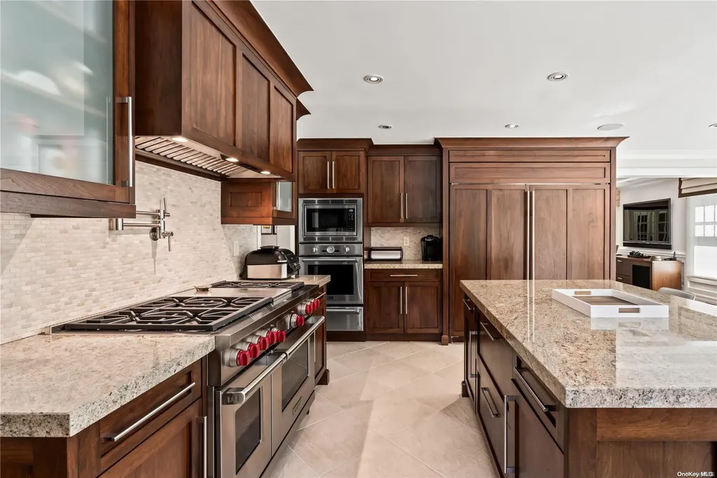 6 Rolling Hill Road Old Westbury NY 11568