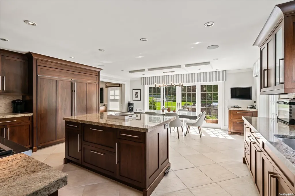 6 Rolling Hill Road Old Westbury NY 11568