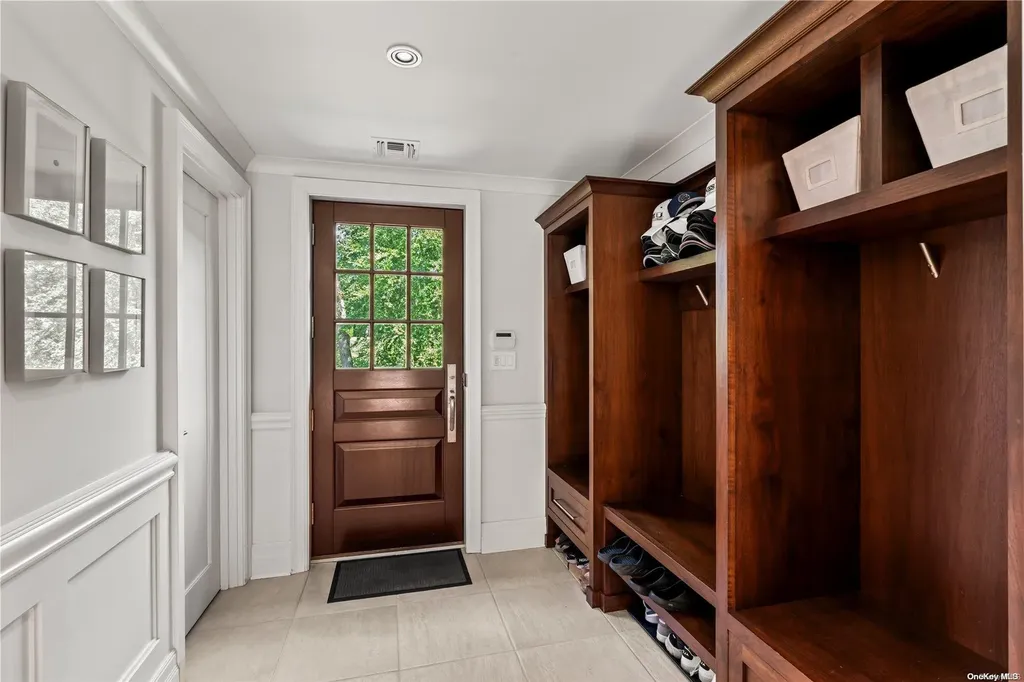 6 Rolling Hill Road Old Westbury NY 11568