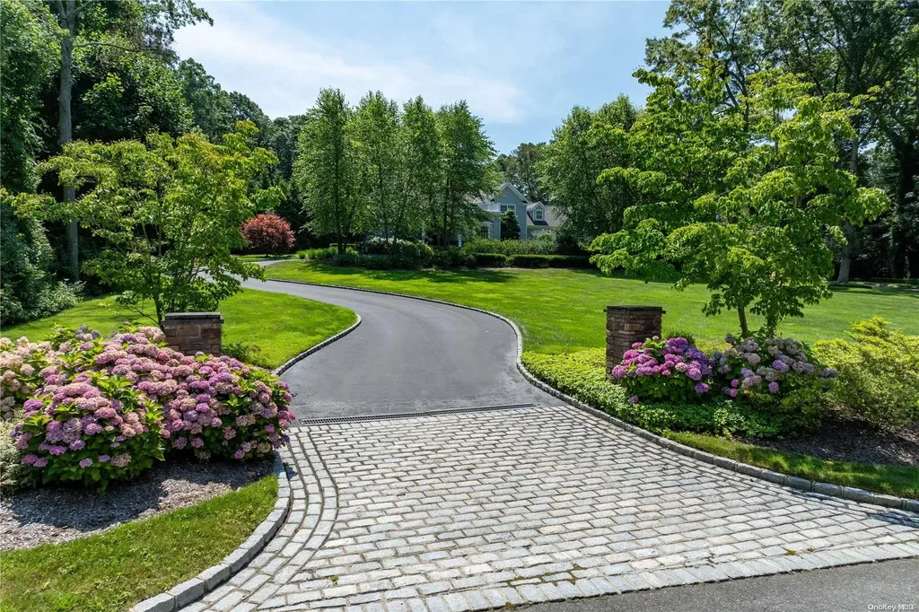6 Rolling Hill Road Old Westbury NY 11568