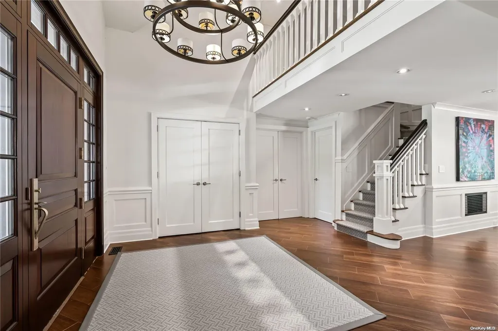 6 Rolling Hill Road Old Westbury NY 11568