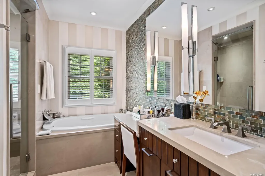 6 Rolling Hill Road Old Westbury NY 11568
