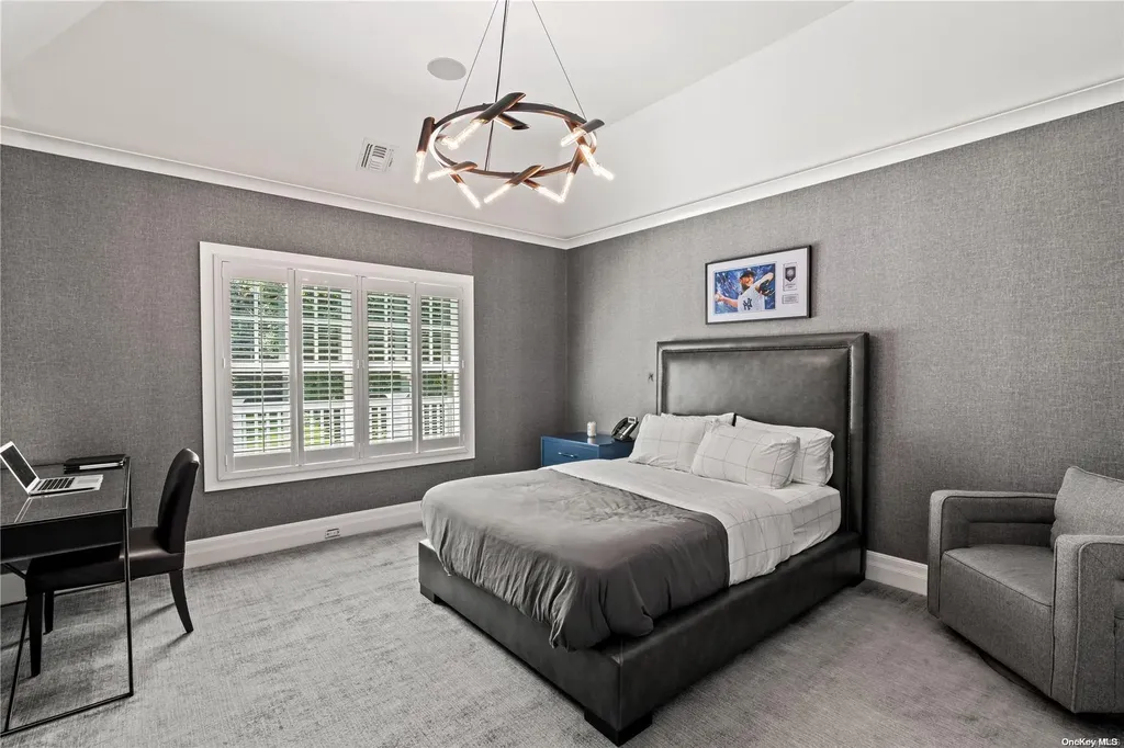 6 Rolling Hill Road Old Westbury NY 11568