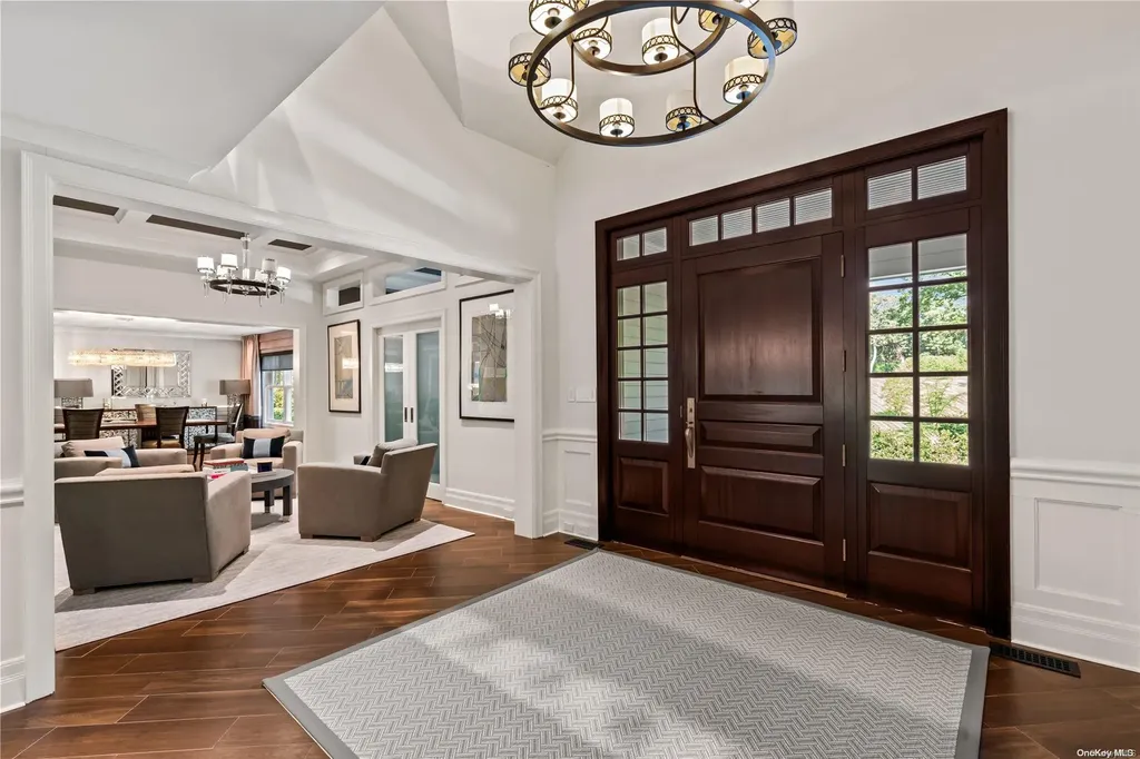 6 Rolling Hill Road Old Westbury NY 11568