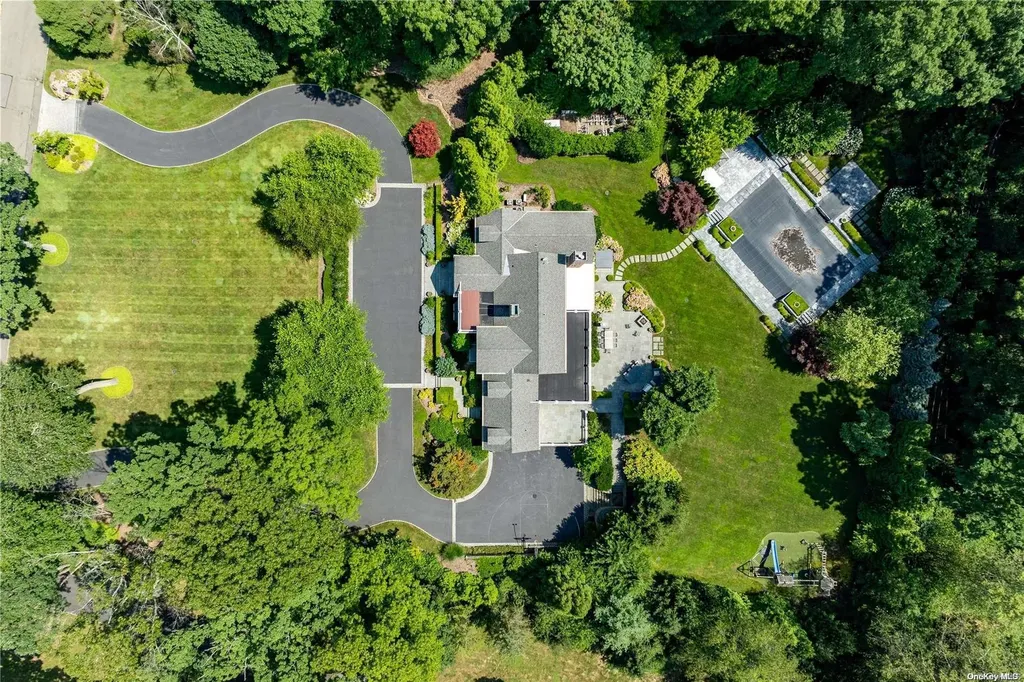 6 Rolling Hill Road Old Westbury NY 11568