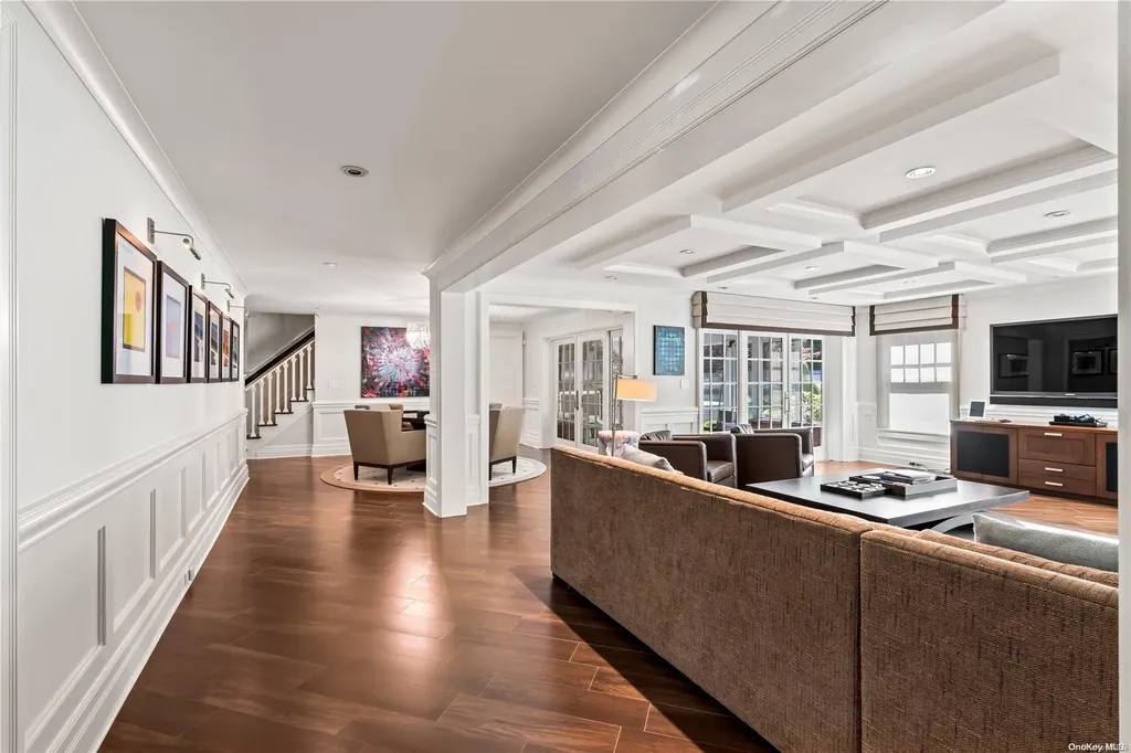 6 Rolling Hill Road Old Westbury NY 11568
