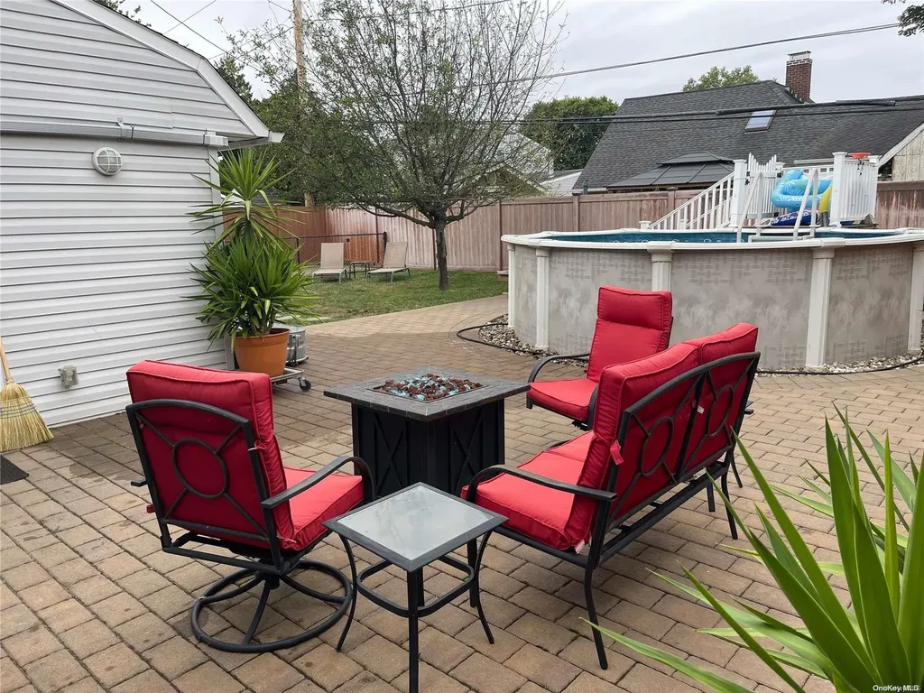 40 Tanager Lane Levittown NY 11756