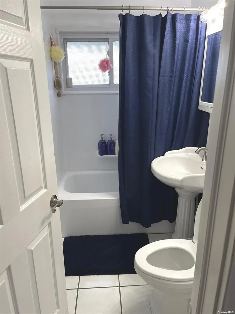 40 Tanager Lane Levittown NY 11756
