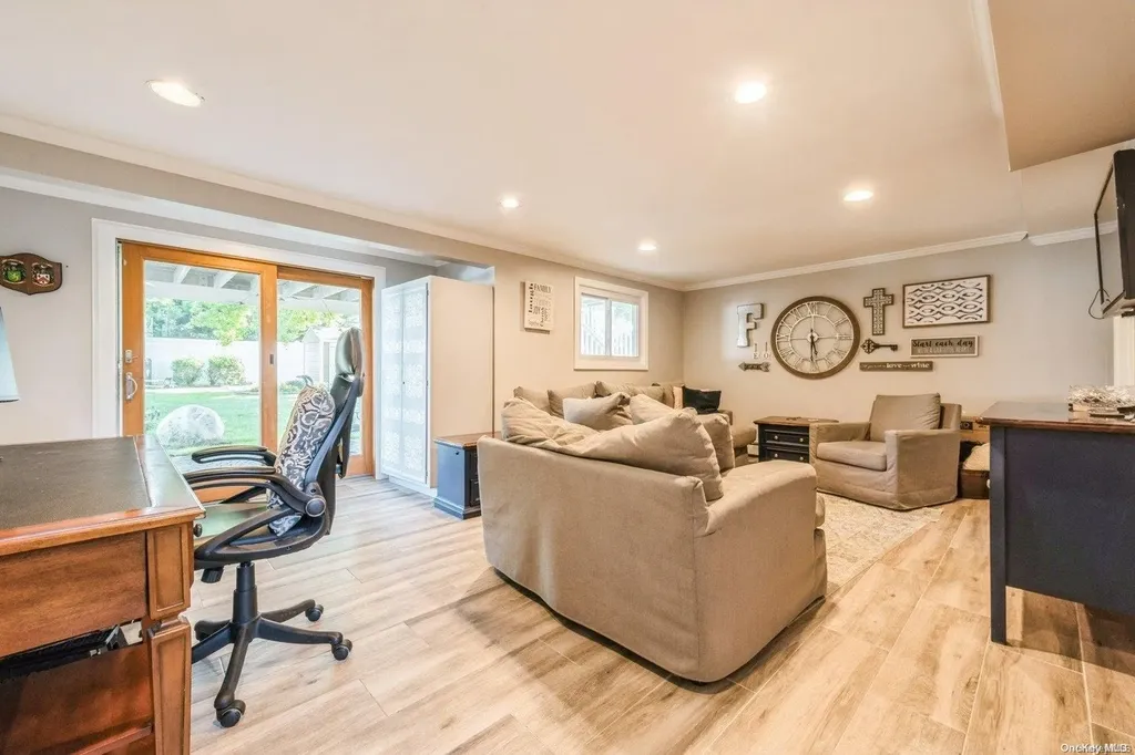 91 Harvest Lane Commack NY 11725