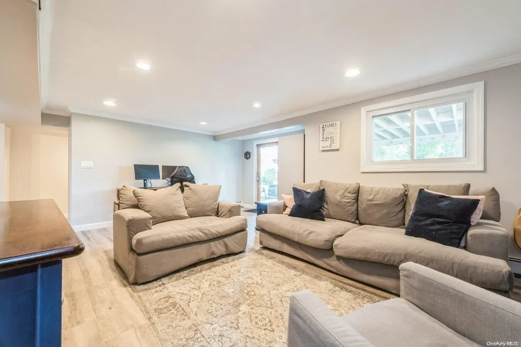 91 Harvest Lane Commack NY 11725