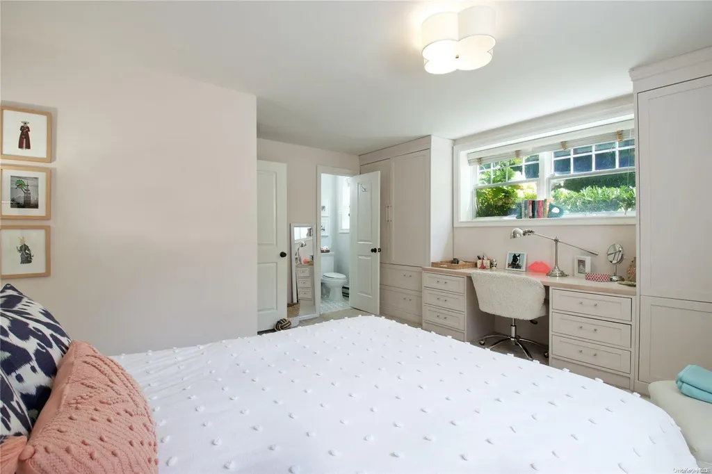 7 Gulls Cove Manhasset NY 11030