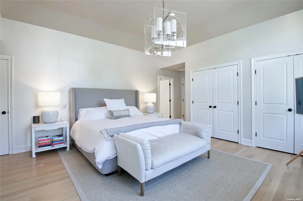 7 Gulls Cove Manhasset NY 11030