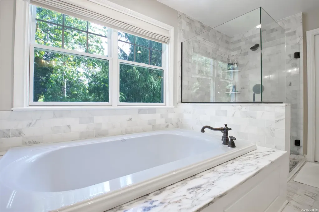 7 Gulls Cove Manhasset NY 11030