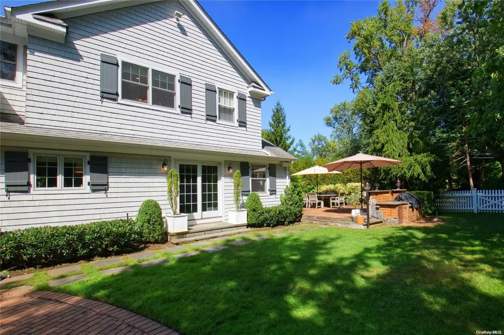 7 Gulls Cove Manhasset NY 11030