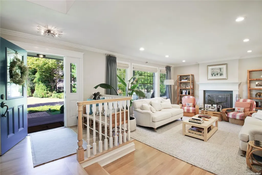 7 Gulls Cove Manhasset NY 11030