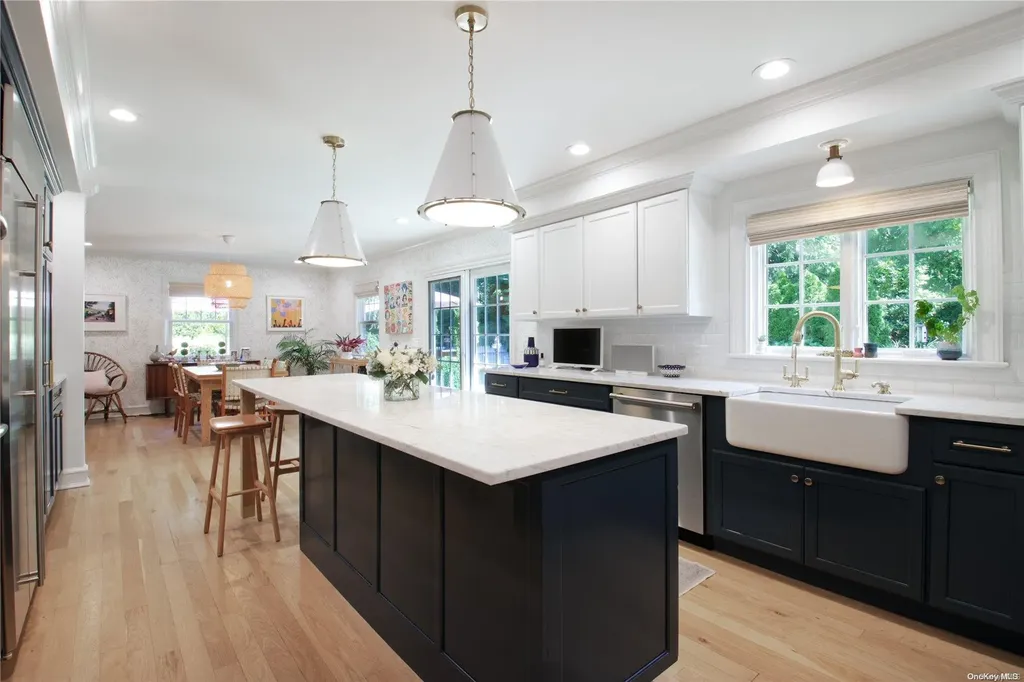 7 Gulls Cove Manhasset NY 11030