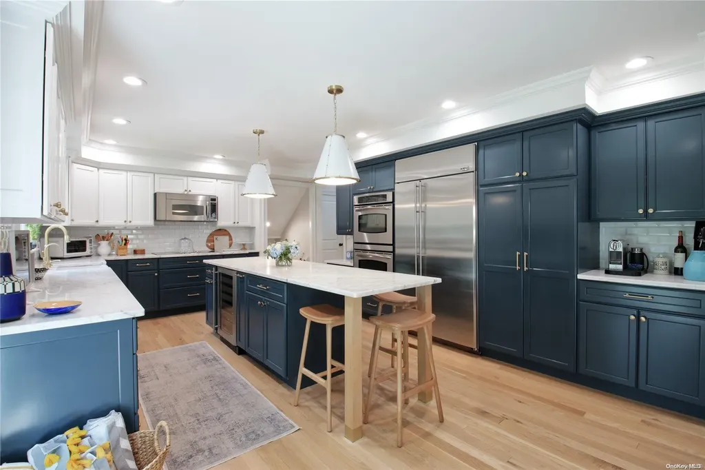 7 Gulls Cove Manhasset NY 11030