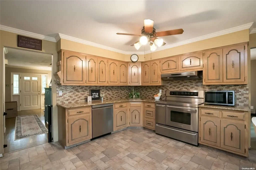 178 Old Willets Path Smithtown NY 11787