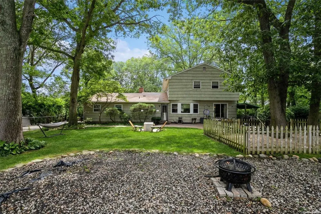 178 Old Willets Path Smithtown NY 11787