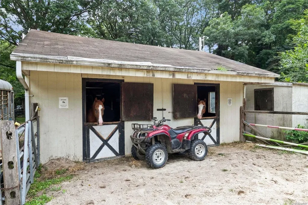 178 Old Willets Path Smithtown NY 11787