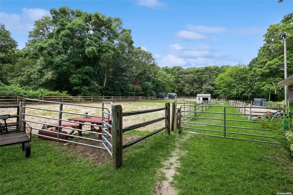 178 Old Willets Path Smithtown NY 11787