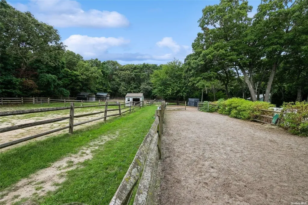 178 Old Willets Path Smithtown NY 11787