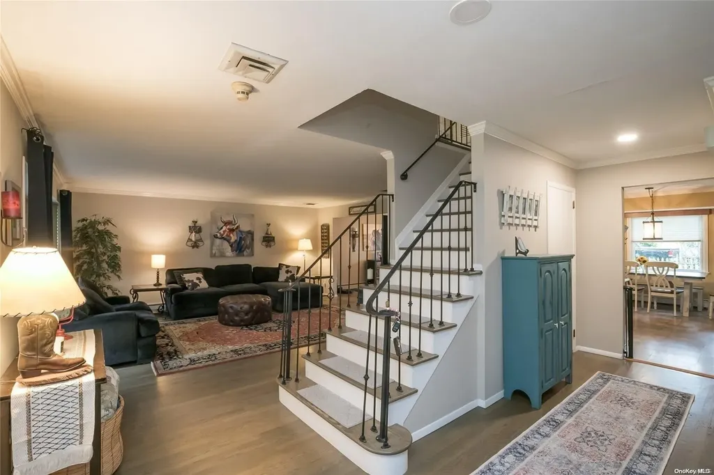 178 Old Willets Path Smithtown NY 11787