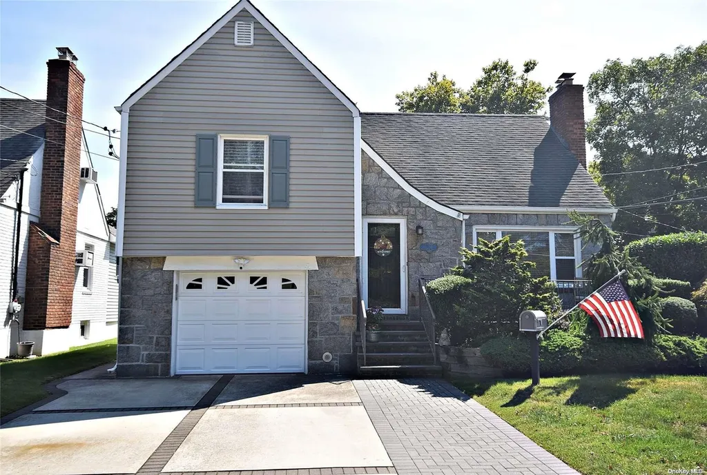 214 Hendrickson Avenue Lynbrook NY 11563