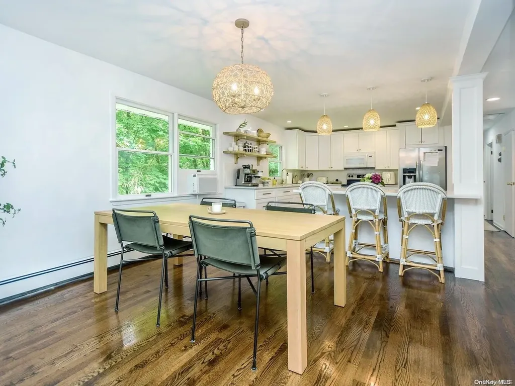 2 Locust Place Sea Cliff NY 11579