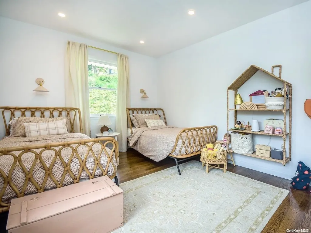 2 Locust Place Sea Cliff NY 11579