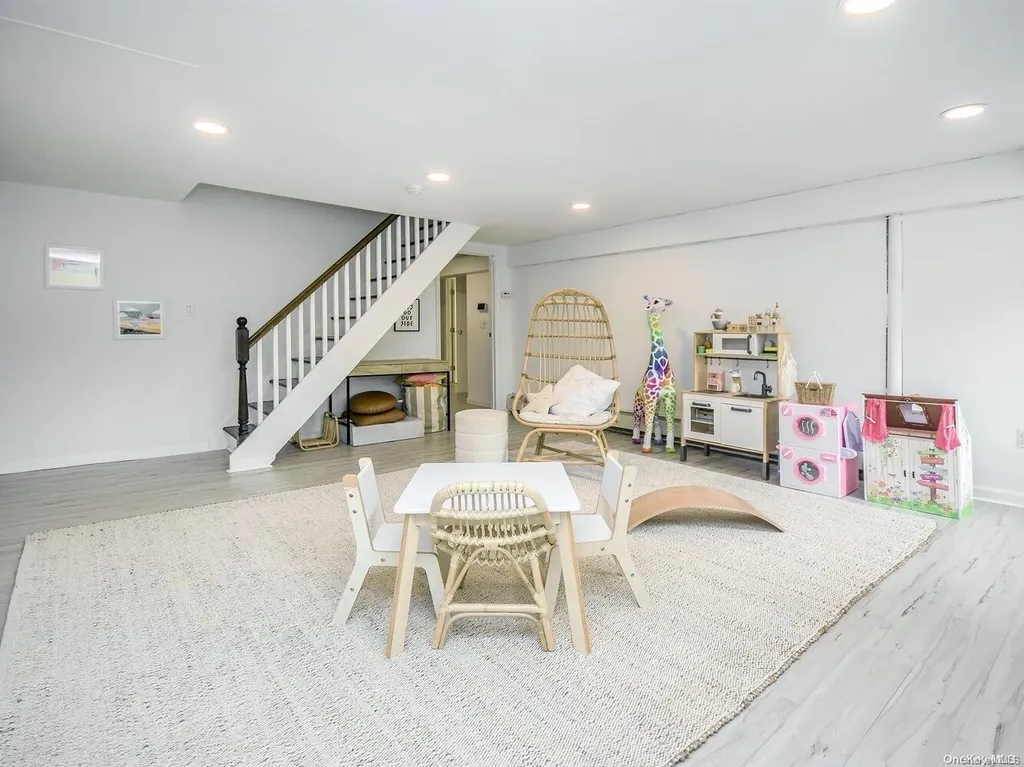 2 Locust Place Sea Cliff NY 11579