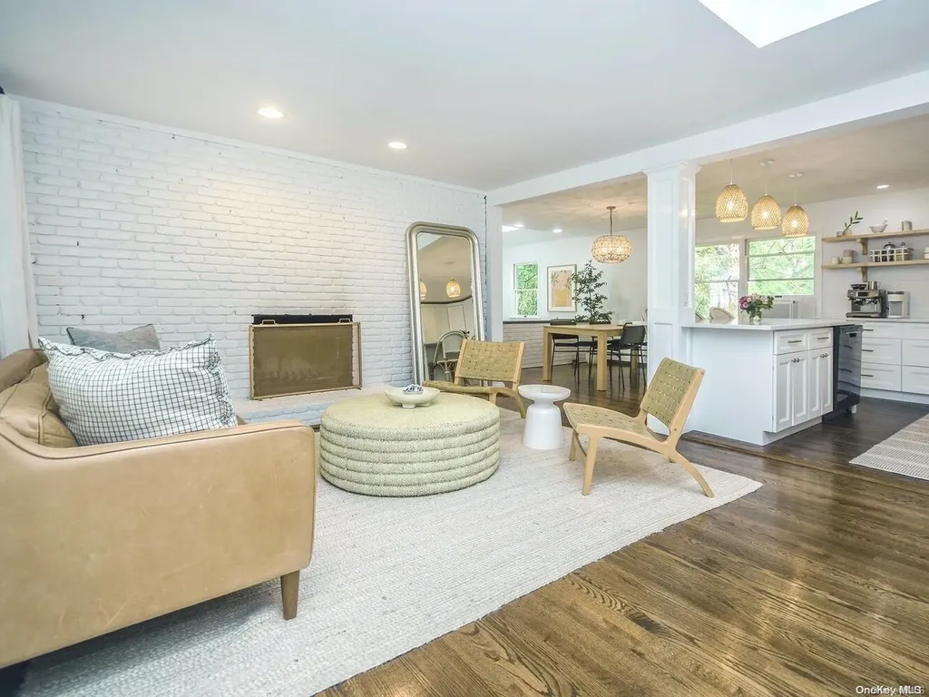 2 Locust Place Sea Cliff NY 11579