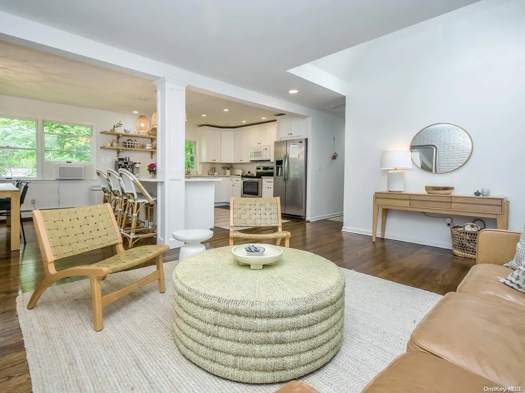 2 Locust Place Sea Cliff NY 11579