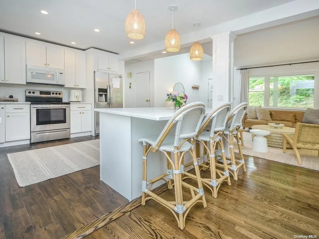 2 Locust Place Sea Cliff NY 11579